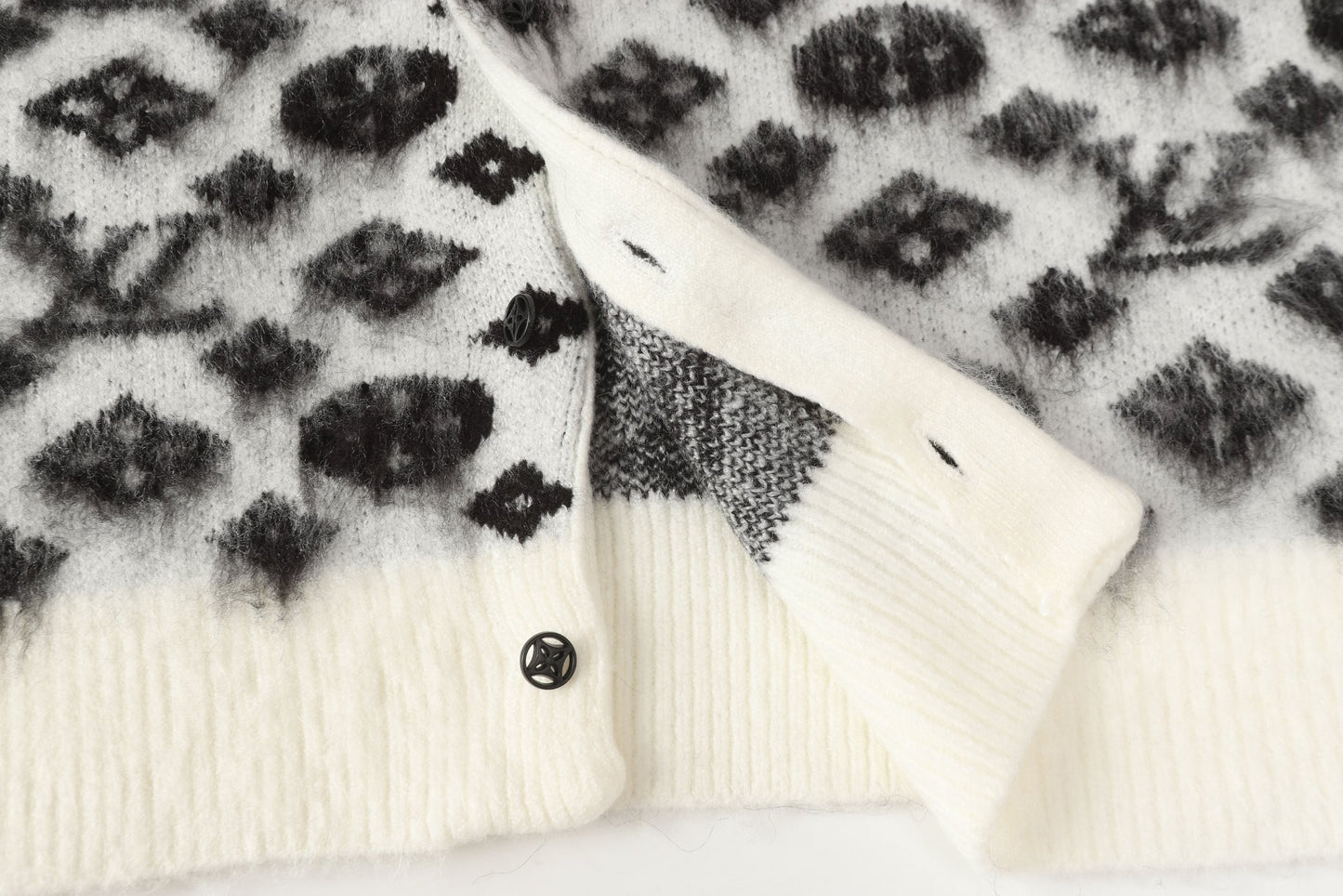 2025 versatile casual monogram short sweater